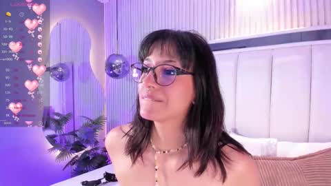 Snapshot of violettacolinss chatting on February 2026 11:39:02 AM violettacolinss online show from February 2026 11:39:02 AM