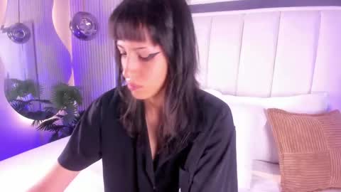 violettacolinss online show from June 2026 11:34:01 AM