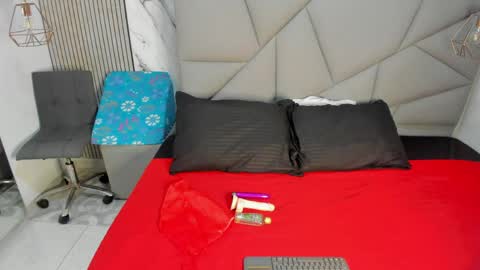 violettaruizz online show from April 2026 07:05:01 PM