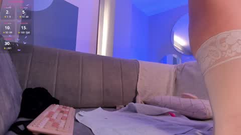 Violett Castel online show from January 2025 11:02:01 PM