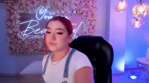 Violett Castel online show from September 2025 06:21:01 PM