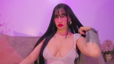 Snapshot of violette_laurent chatting on July 2026 01:19:02 AM violette_laurent online show from July 2026 01:19:02 AM