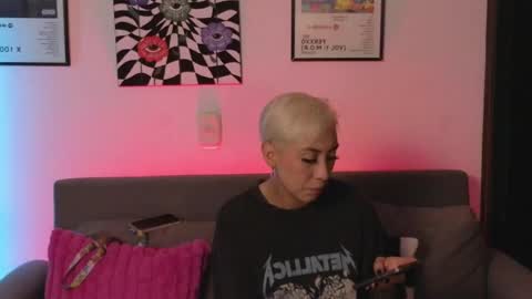 Snapshot of violettgrey_ chatting on April 2026 12:52:02 AM Violet online show from April 2026 12:52:02 AM