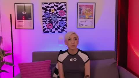 Snapshot of violettgrey_ chatting on May 2026 01:23:02 AM Violet online show from May 2026 01:23:02 AM