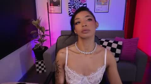 Snapshot of violettgrey_ chatting on July 2026 02:25:02 AM Violet online show from July 2026 02:25:02 AM