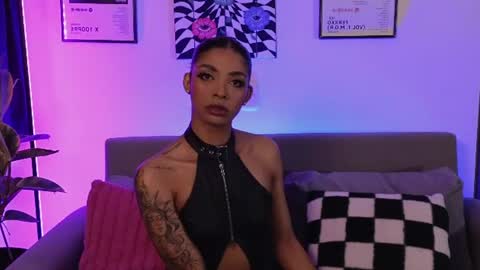 Snapshot of violettgrey_ chatting on July 2026 10:25:02 PM Violet online show from July 2026 10:25:02 PM