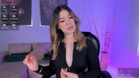 Violett  online show from October 2025 06:56:01 PM