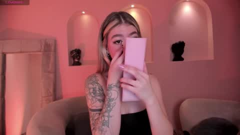 Violett  online show from December 2025 11:30:02 AM