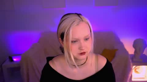 Snapshot of violettwoods chatting on June 2026 06:27:02 AM Violett online show from June 2026 06:27:02 AM
