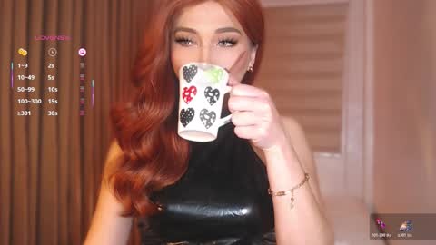 Snapshot of violetversacexx chatting on December 2025 04:22:01 AM Best Of Both Worlds online show from December 2025 04:22:01 AM