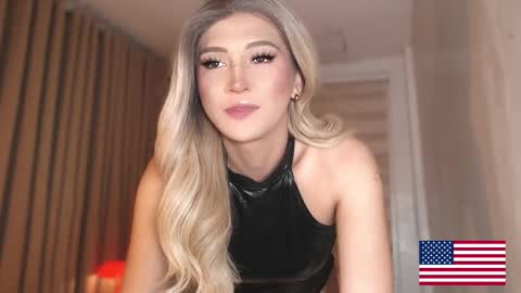 Snapshot of violetversacexx chatting on February 2026 07:51:01 AM Best Of Both Worlds online show from February 2026 07:51:01 AM