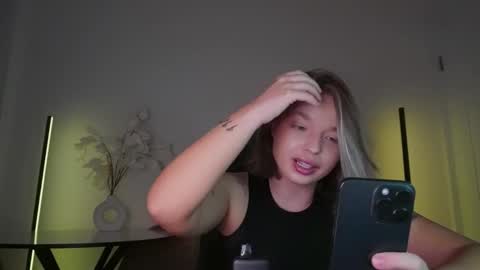 Violla online show from October 2025 09:07:02 AM