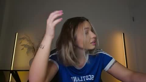 Violla online show from November 2025 08:25:01 AM