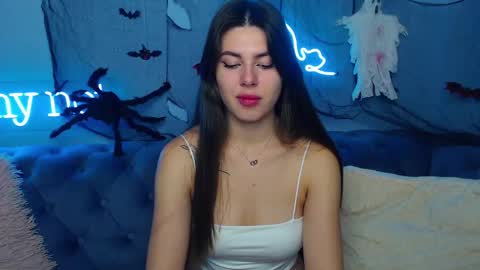 viollinalv online show from November 2025 05:42:01 AM