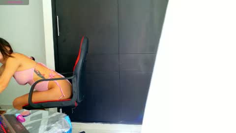 your virtual girlfriend online show from October 2025 03:54:01 PM