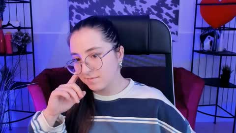 Snapshot of virtualvoyant chatting on September 2025 04:38:02 AM your love online show from September 2025 04:38:02 AM