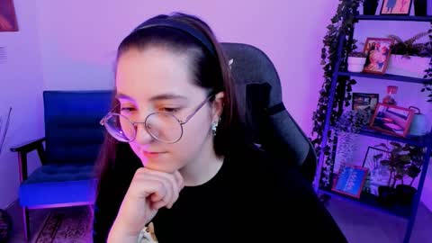 Snapshot of virtualvoyant chatting on October 2025 04:40:01 AM your love online show from October 2025 04:40:01 AM