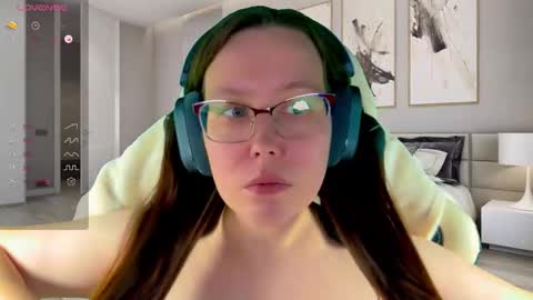 Victoria Romans online show from October 2025 08:13:01 AM