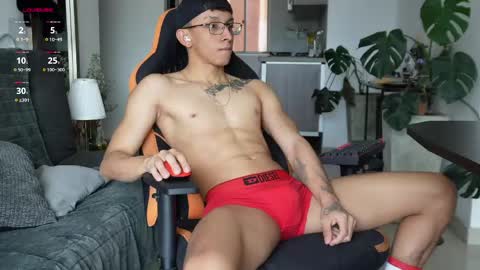 Snapshot of vito_benz chatting on April 2026 05:43:01 PM VITO BENZ online show from April 2026 05:43:01 PM