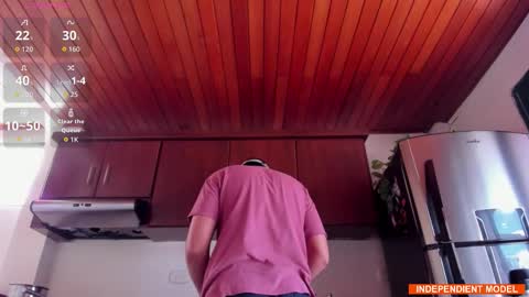 Vito Ferrer online show from October 2025 03:29:01 PM