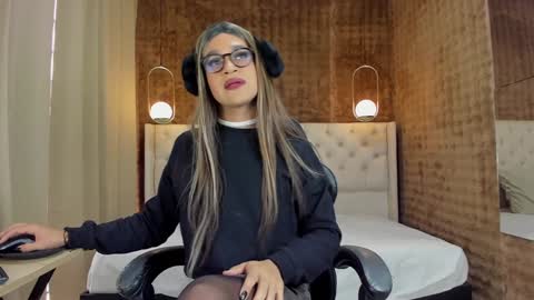 VittaaaPlease help me with your thumbs up its important  online show from January 2025 12:30:02 PM