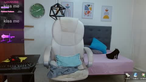 VITTORIA  online show from January 2025 05:20:01 PM