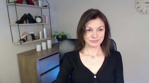 Vivian online show from February 2025 10:35:01 AM