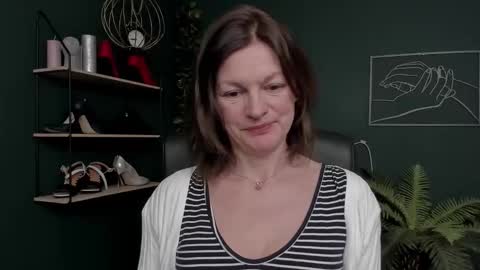 Vivian online show from November 2025 08:13:01 AM