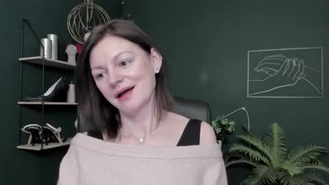 Snapshot of vivian_dream chatting on February 2026 07:02:01 AM Vivian online show from February 2026 07:02:01 AM