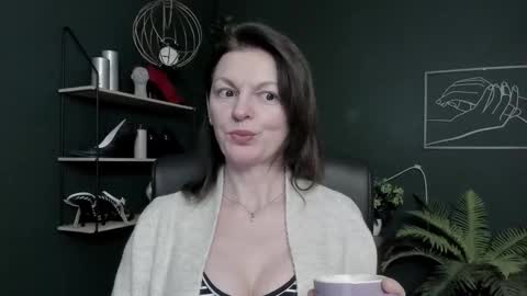 Snapshot of vivian_dream chatting on February 2026 07:01:01 AM Vivian online show from February 2026 07:01:01 AM