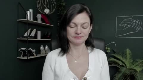 Snapshot of vivian_dream chatting on February 2026 08:02:02 AM Vivian online show from February 2026 08:02:02 AM