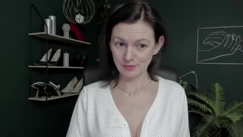 Snapshot of vivian_dream chatting on February 2026 06:58:01 AM Vivian online show from February 2026 06:58:01 AM