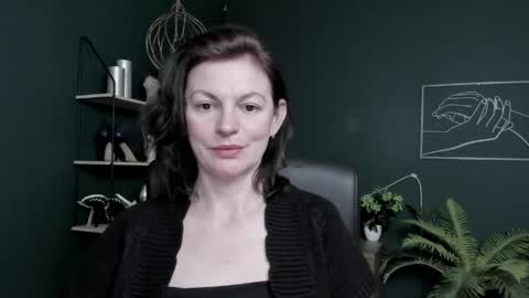 Snapshot of vivian_dream chatting on May 2026 06:31:02 AM Vivian online show from May 2026 06:31:02 AM