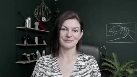 Snapshot of vivian_dream chatting on June 2026 05:21:02 AM Vivian online show from June 2026 05:21:02 AM