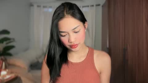 Snapshot of vivian_roberts chatting on May 2026 02:17:01 AM Vivian online show from May 2026 02:17:01 AM