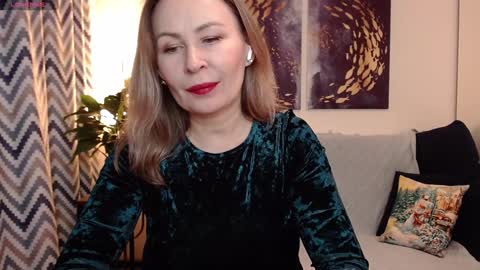 Vivian online show from January 2025 04:25:02 PM