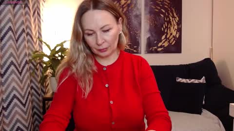 Vivian online show from November 2025 06:31:02 PM