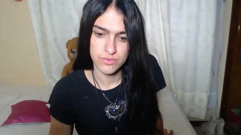 Snapshot of vivianalatin chatting on February 2026 12:11:01 PM instagram Viviana73215 online show from February 2026 12:11:01 PM