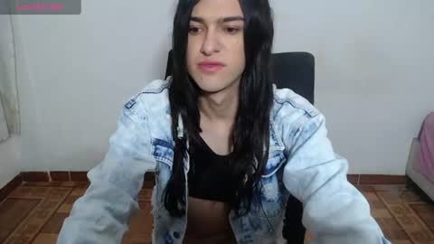 Snapshot of vivianalatin chatting on June 2026 12:08:01 PM instagram Viviana73215 online show from June 2026 12:08:01 PM