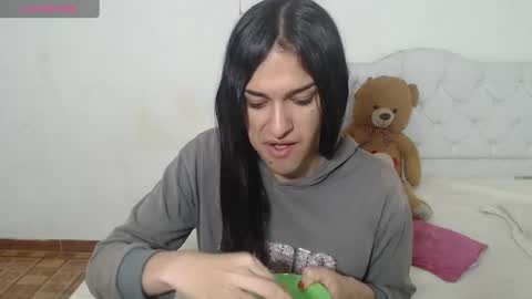 Snapshot of vivianalatin chatting on August 2026 01:38:02 PM instagram Viviana73215 online show from August 2026 01:38:02 PM