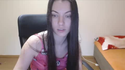 Snapshot of vivianngray chatting on December 2024 07:32:02 PM Vivian Gray online show from December 2024 07:32:02 PM