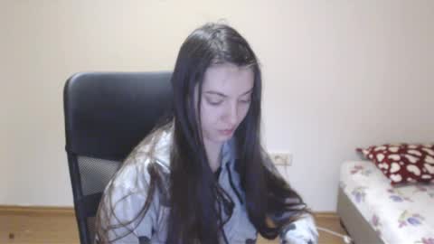 Snapshot of vivianngray chatting on January 2025 07:42:01 PM Vivian Gray online show from January 2025 07:42:01 PM