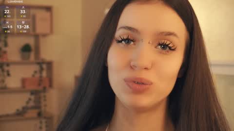 Nelly and Mari online show from October 2025 07:39:01 AM