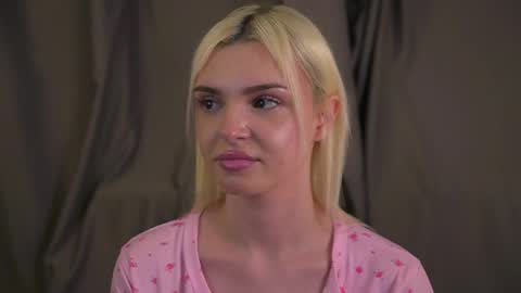 Snapshot of vivid_girls chatting on June 2026 08:57:01 AM Nelly and Mari online show from June 2026 08:57:01 AM