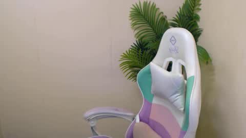 Vivien online show from February 2025 09:53:02 PM