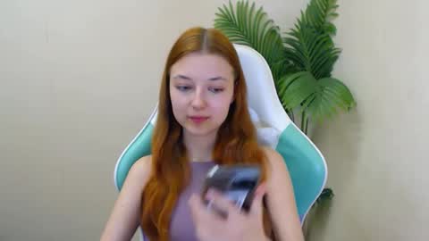 Vivien online show from March 2025 06:45:01 PM