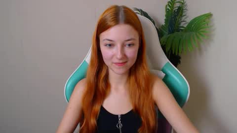 Vivien online show from October 2025 07:18:01 PM