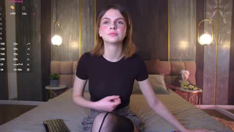 Sophia online show from March 2026 06:18:02 PM