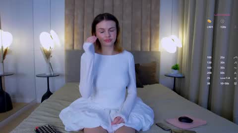 Snapshot of vivien_ronal chatting on June 2026 07:37:02 PM Sophia online show from June 2026 07:37:02 PM