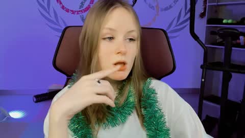 Vivien online show from December 2024 05:11:02 AM